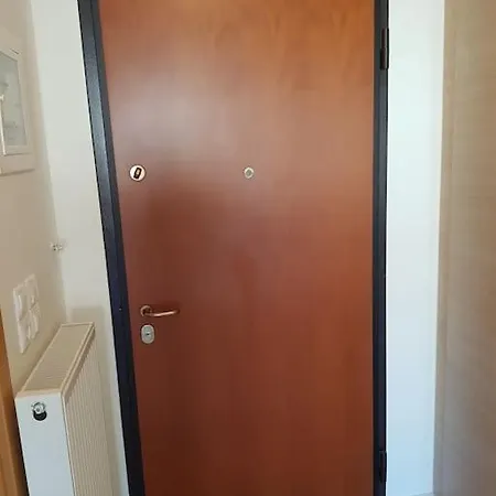 Apartamento α οροφου με θεα στο βουνο