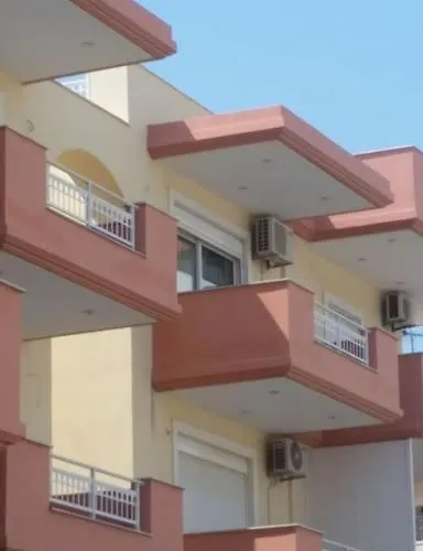 Appartamento α οροφου με θεα στο βουνο *