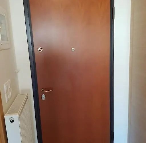 Appartamento α οροφου με θεα στο βουνο